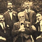 Redacția ziarului „Cuvânt Moldovenesc”. 1914 - 1915. În picioare (stânga) - Pantelimon Halippa; în centru, așezat, Nicolae Alexandri; în dreapta lui – Simion Murafa (MNIR)