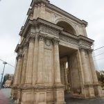 The triumphal arch in 2017